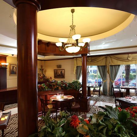 Knight Castle Hotel Dubai Exterior foto Restaurant
