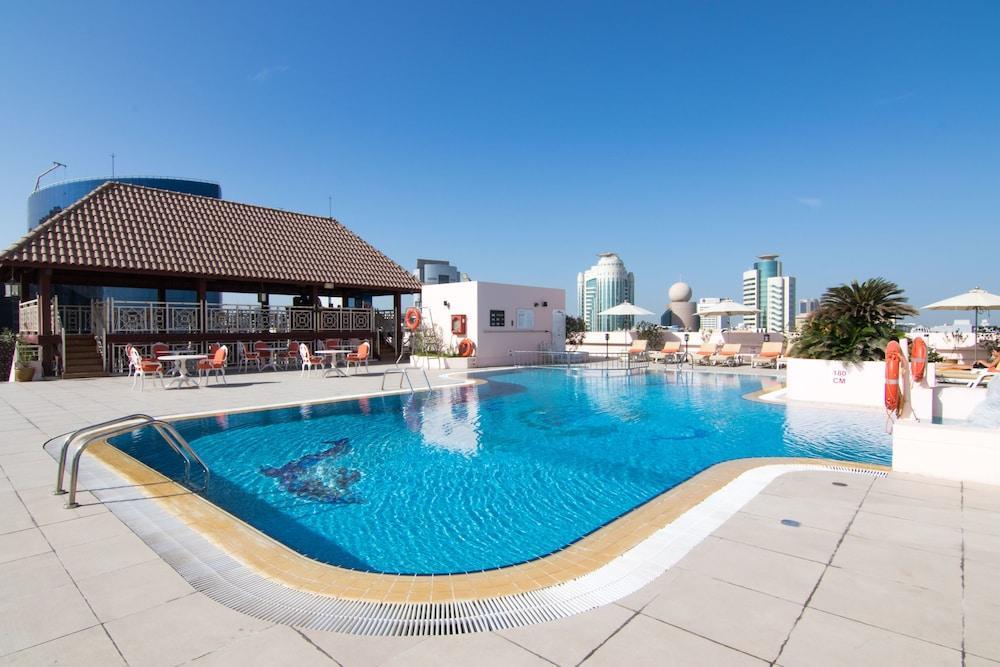 Knight Castle Hotel Dubai Exterior foto Rooftop pool