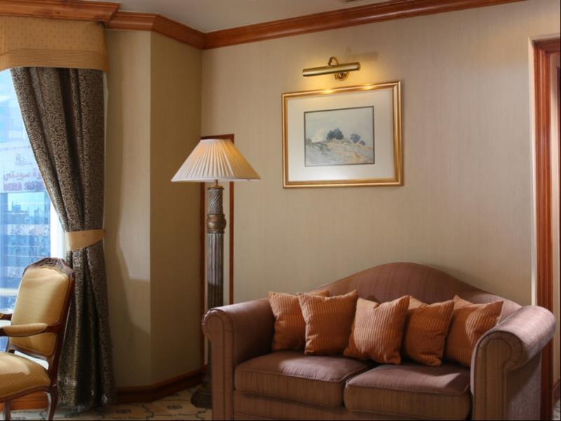 Knight Castle Hotel Dubai Exterior foto A picture light above a painting
