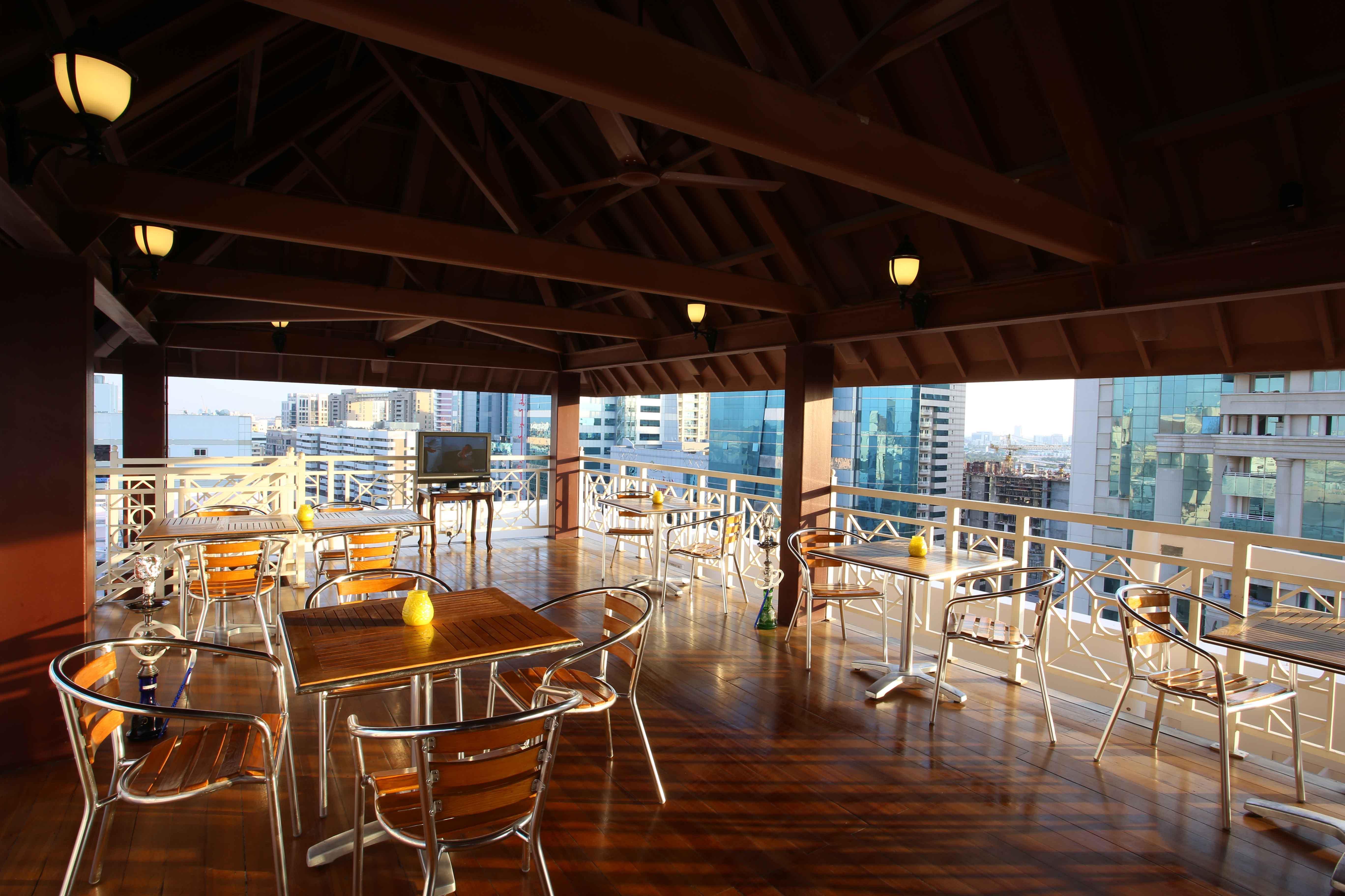 Knight Castle Hotel Dubai Exterior foto The 360° Sky Bar