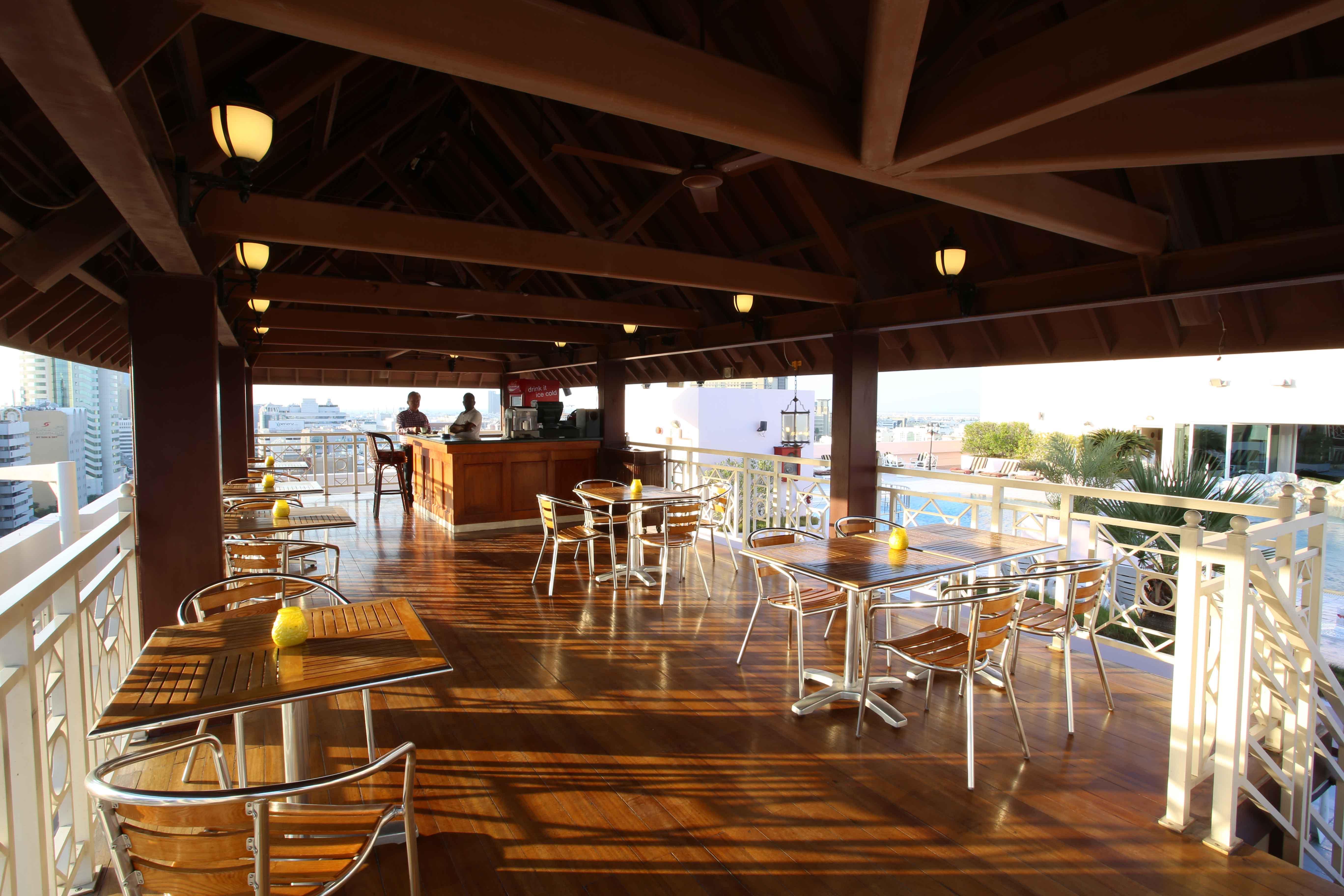 Knight Castle Hotel Dubai Exterior foto The interior of the restaurant