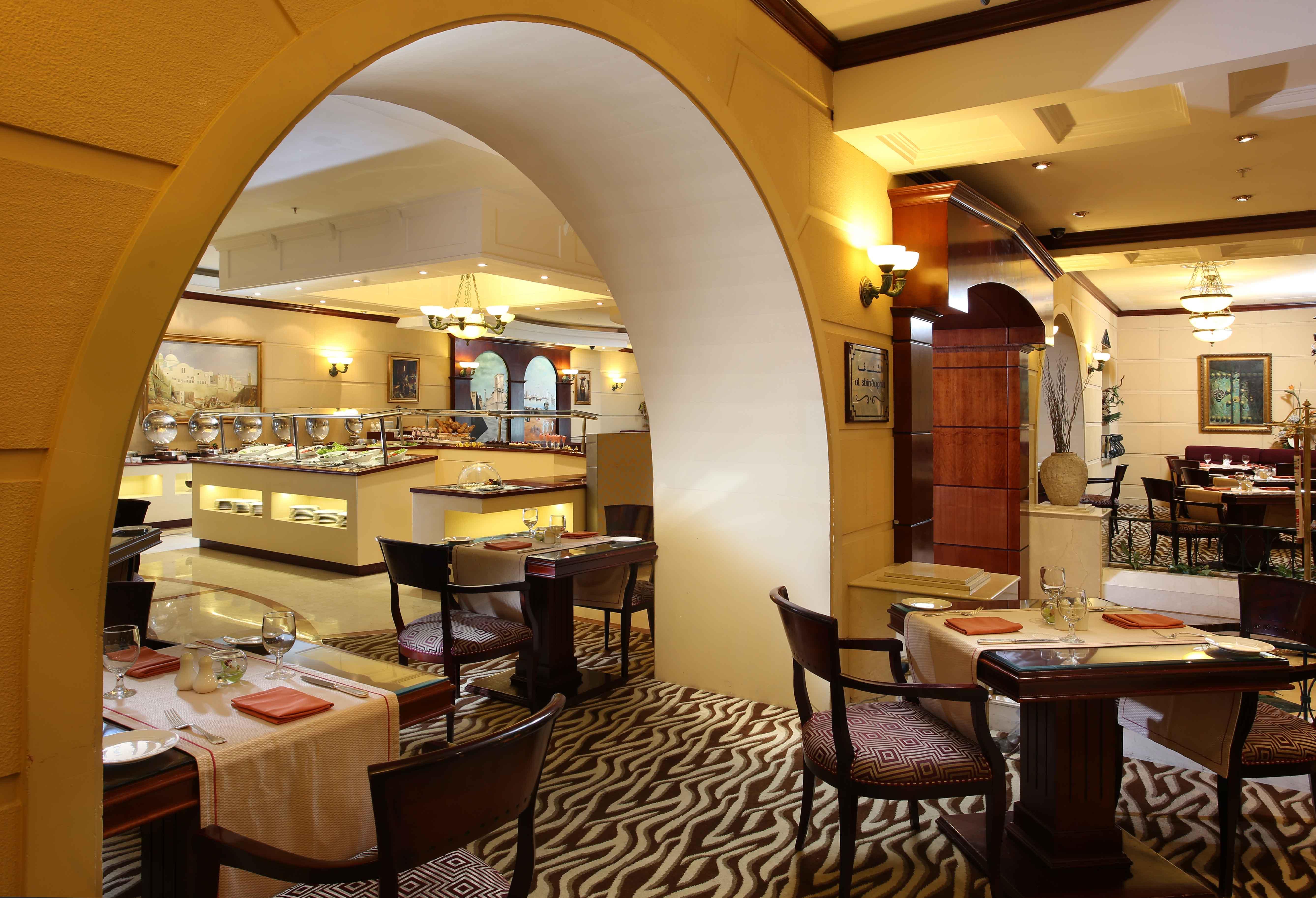 Knight Castle Hotel Dubai Exterior foto The interior of the restaurant