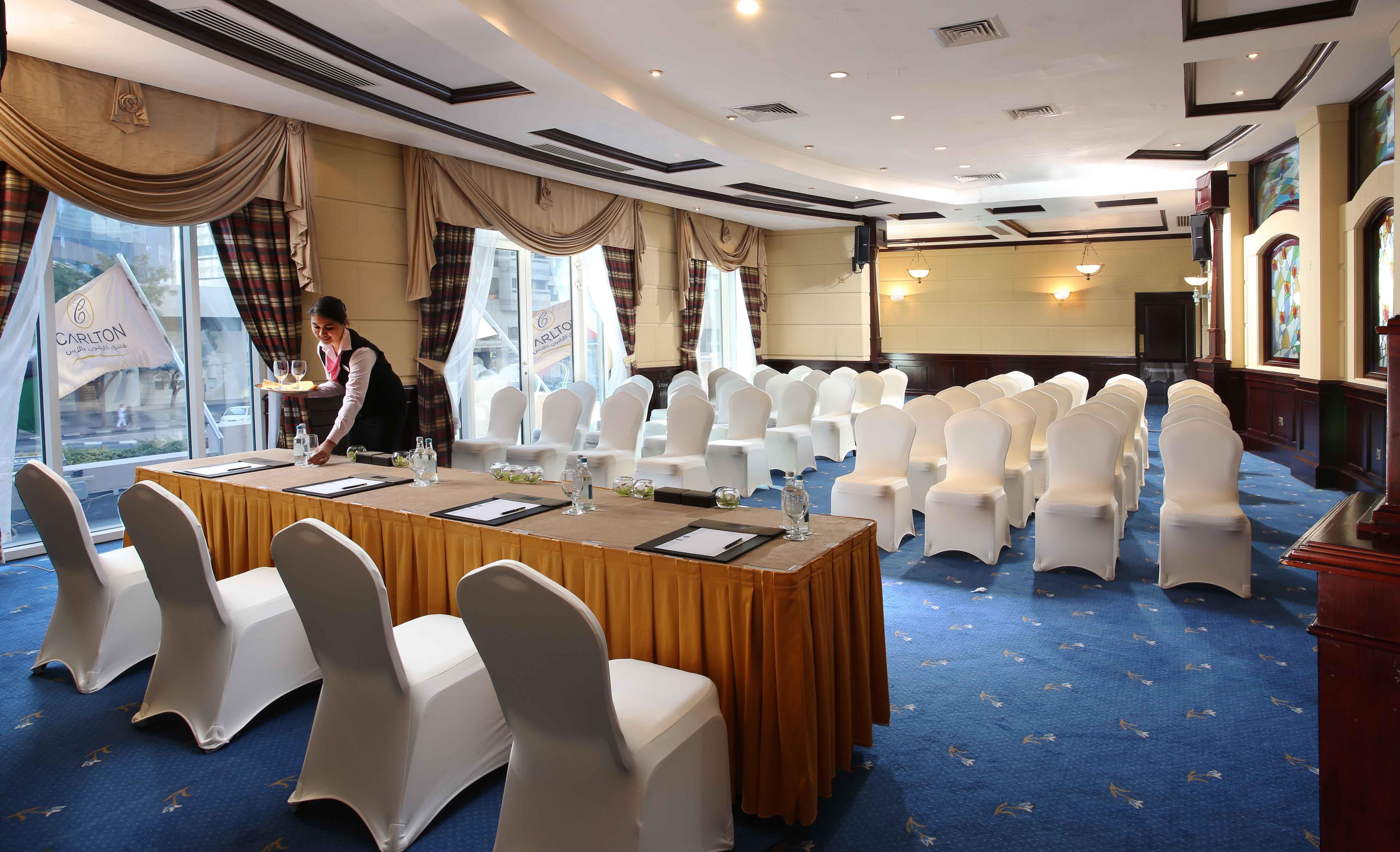 Knight Castle Hotel Dubai Exterior foto Meeting room