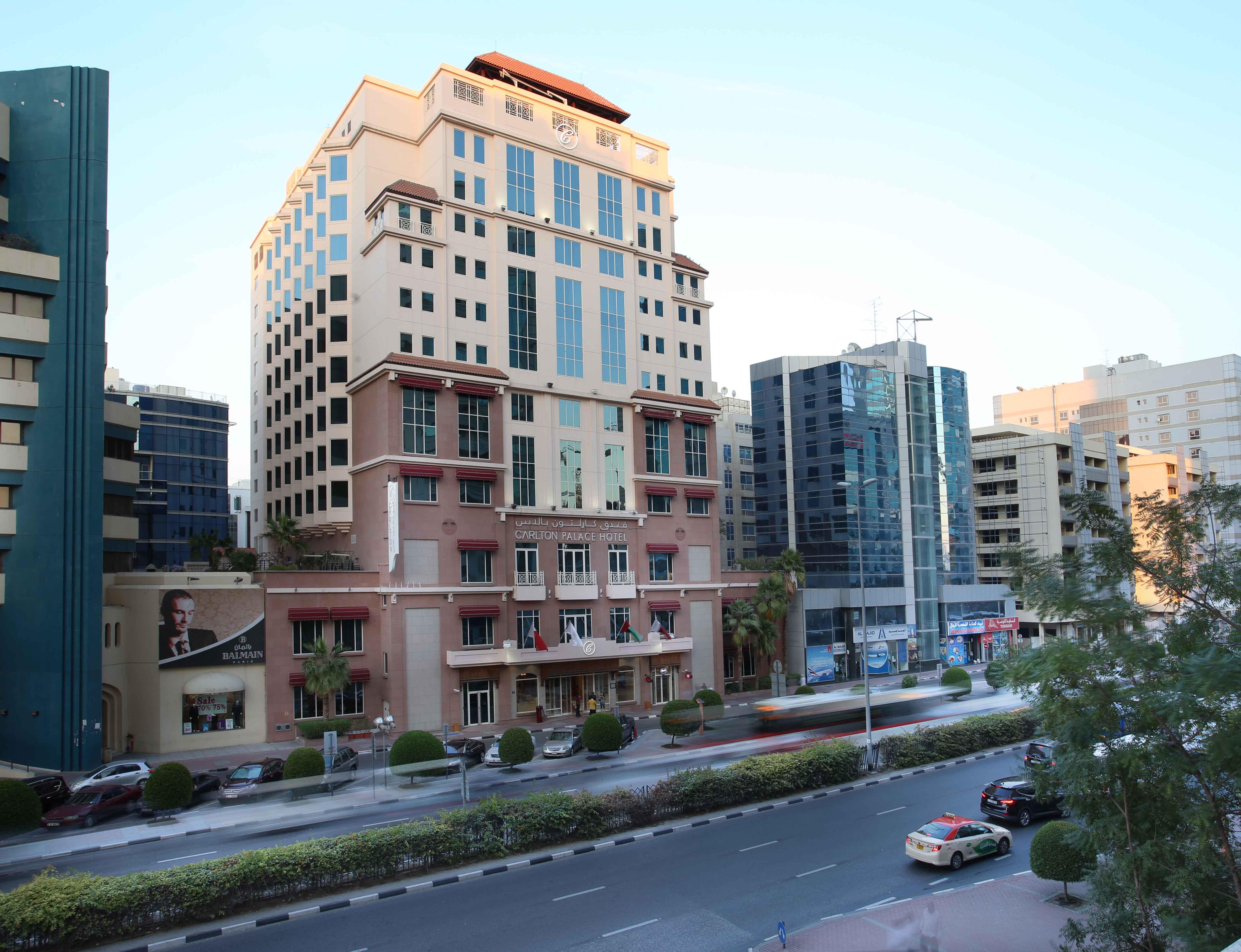 Knight Castle Hotel Dubai Exterior foto The hotel in 2011