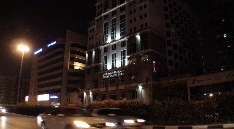 Knight Castle Hotel Dubai Exterior foto The headquarters of the Arab Open University in Dubai