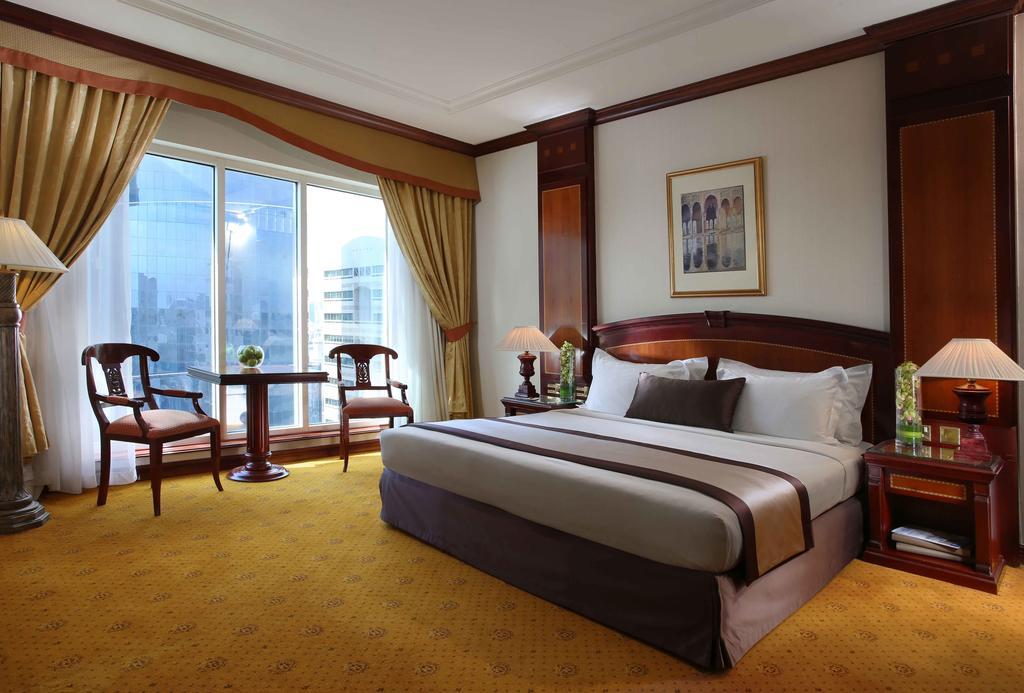 Knight Castle Hotel Dubai Exterior foto A room at the hotel