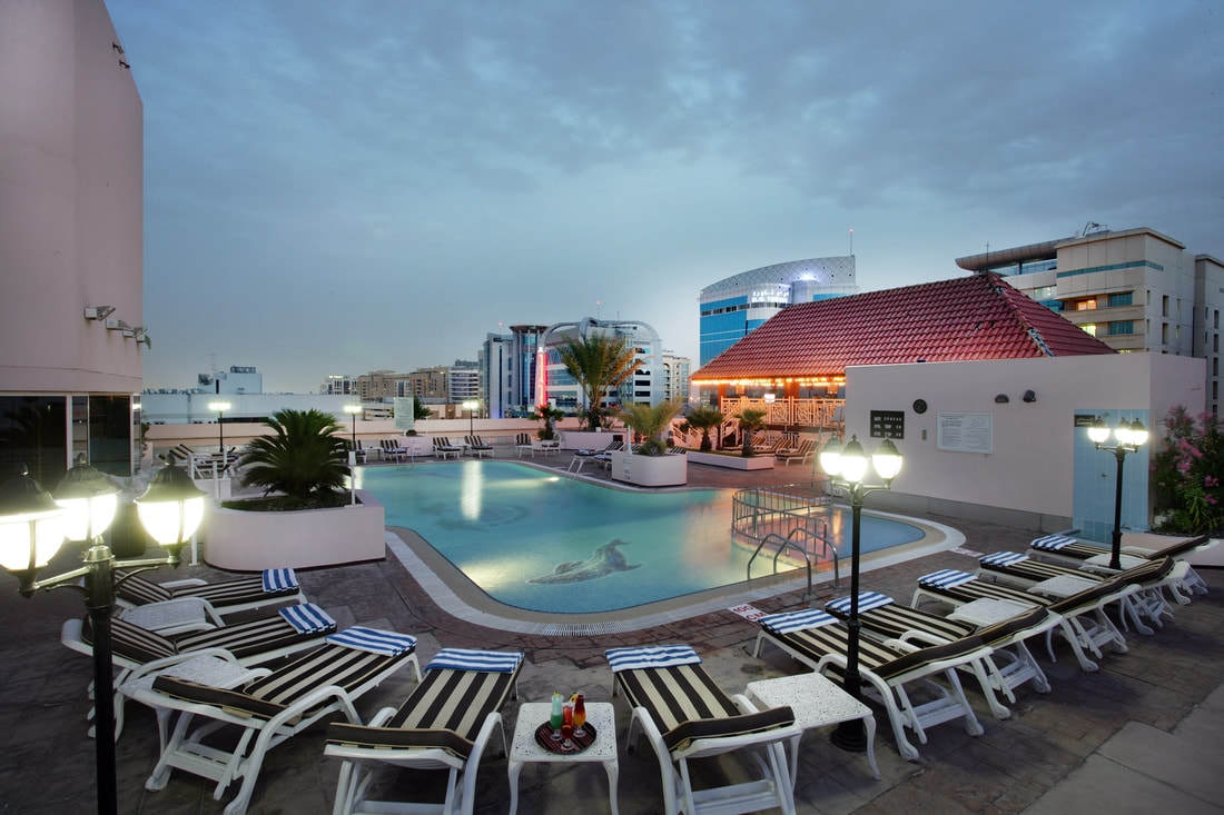 Knight Castle Hotel Dubai Exterior foto Rooftop pool at the hotel