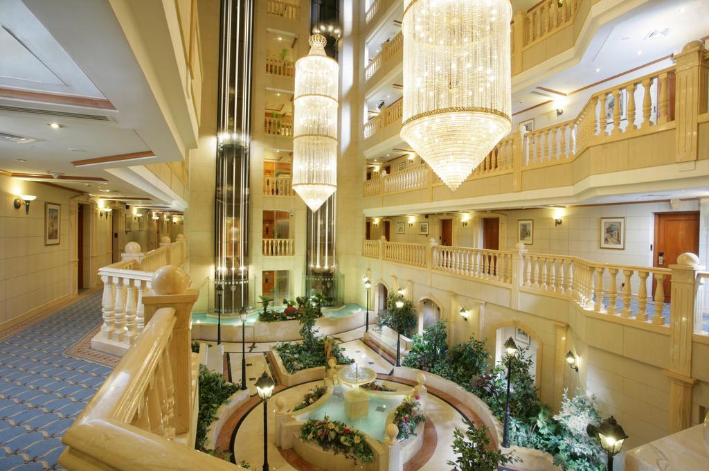 Knight Castle Hotel Dubai Exterior foto Interior of the hotel