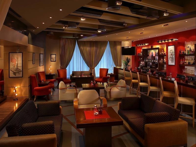 Knight Castle Hotel Dubai Exterior foto The bar at the hotel